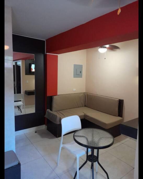 R.3-3 Lindo Estudio, 2 En El Ciudad De Panama.